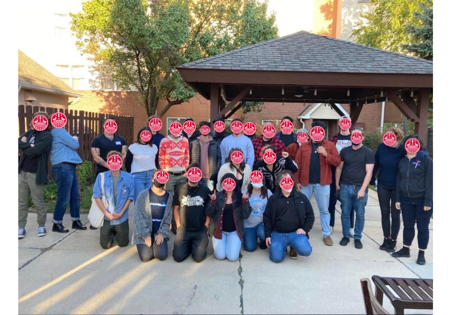 A group of Wobblies stand together in Chicago after the summit.