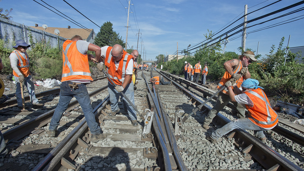 Railworkers on the job. From Peoples Dispatch.